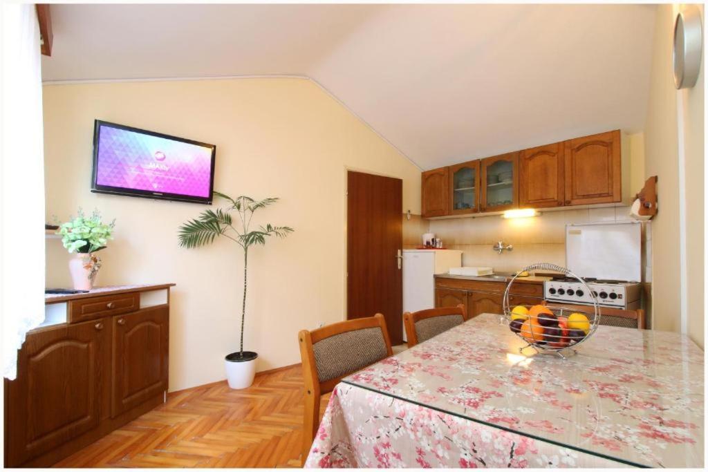 Apartment Josip Primošten Eksteriør bilde