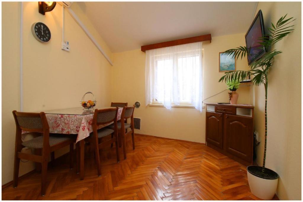 Apartment Josip Primošten Eksteriør bilde